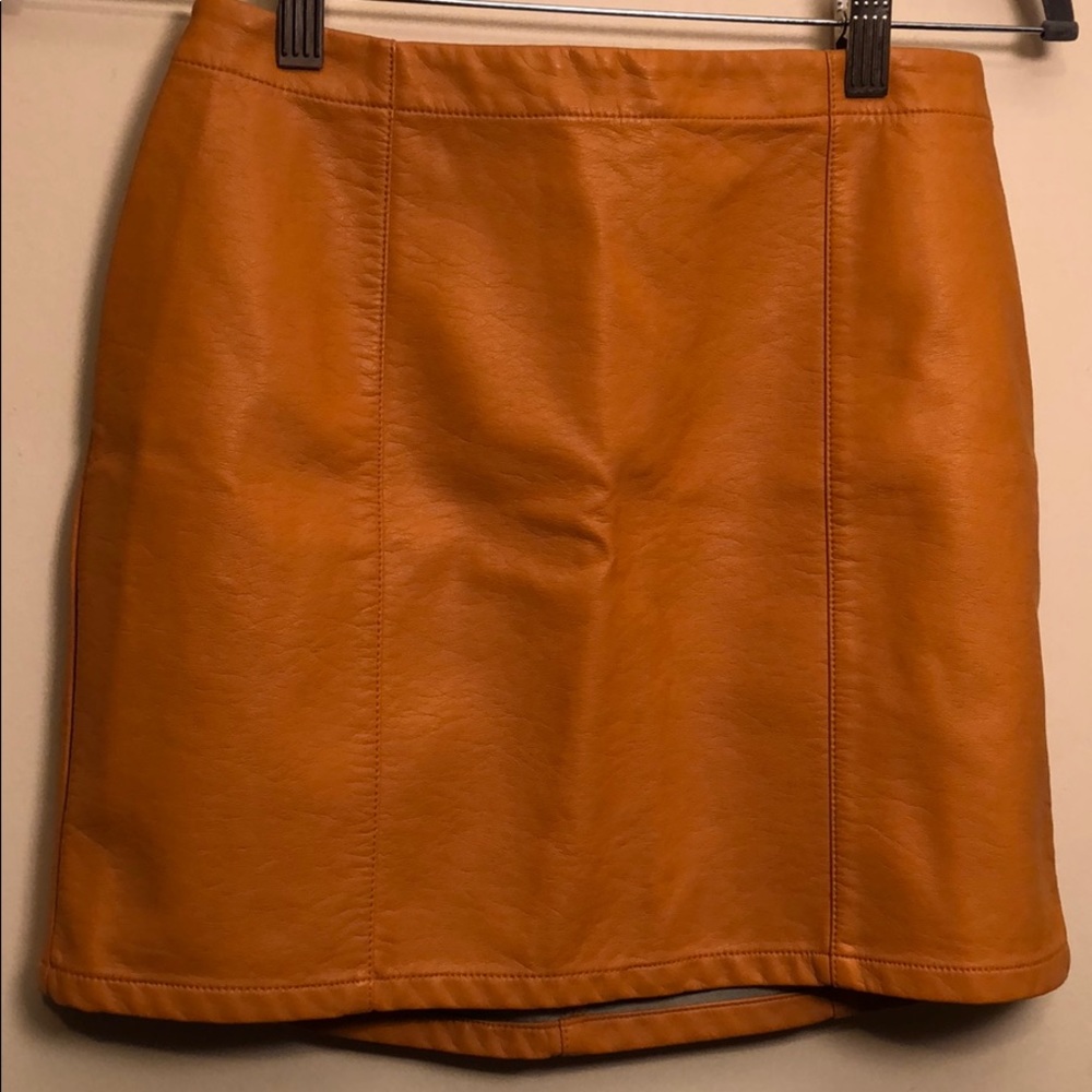 LEATHER SKIRT